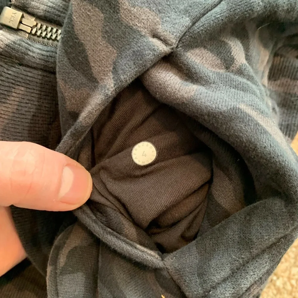 Lululemon Scuba Hoodie Cotton Incognito Camo Black Size 4